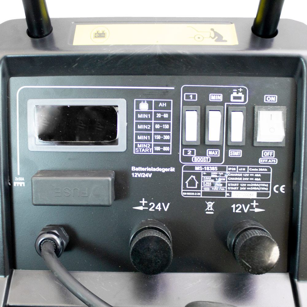 Prostownik akumulatorowy z rozruchem 12/24V Prostownik akumulatorowy z rozruchem 12/24V
