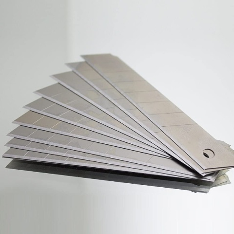25szt. Nożyk Do Tapet 18mm Aluminiowy Łamane Ostrze